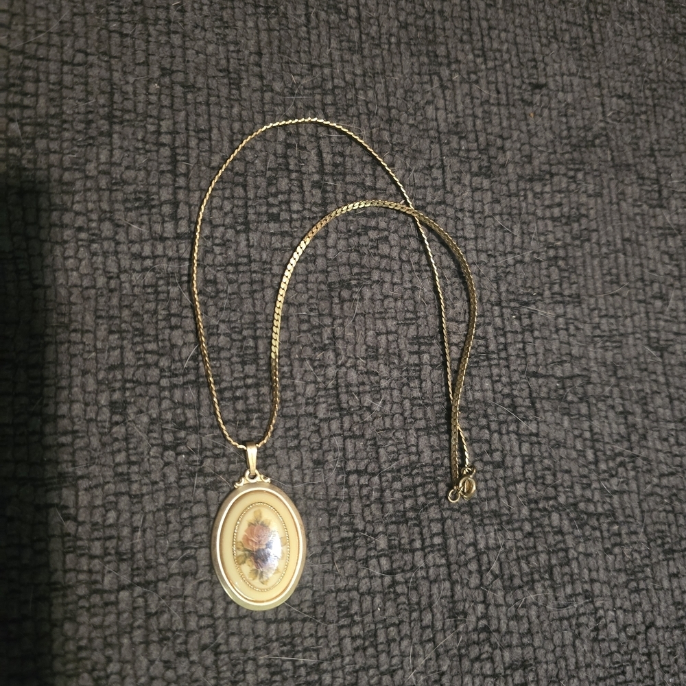 Monet | Vintage Oval Floral Portrait Necklace